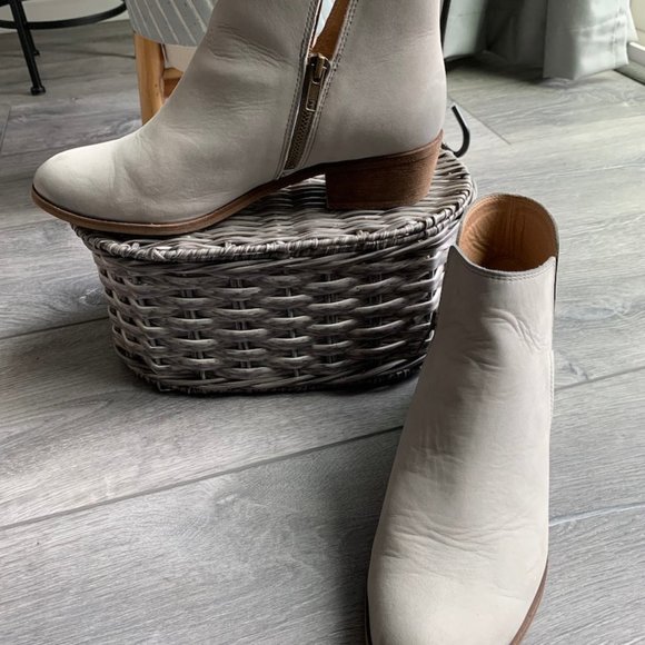 Splendid Ankle boots in light grey - Picture 1 of 5